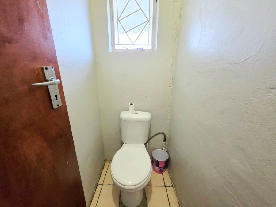 11 Bedroom Property for Sale in Brandwag Free State